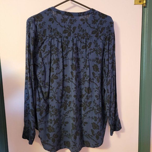 Old Navy Long Sleeve Floral Tunic. - Picture 2 of 4